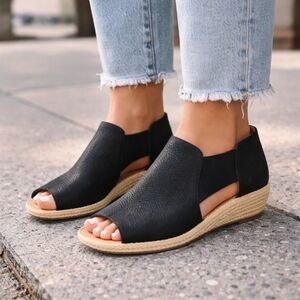 Gentle Souls Black Leather Peep Toe Espadrille Wedge Sandals Comfort Shoes